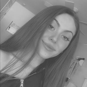 Meet your Posher, Vanessa